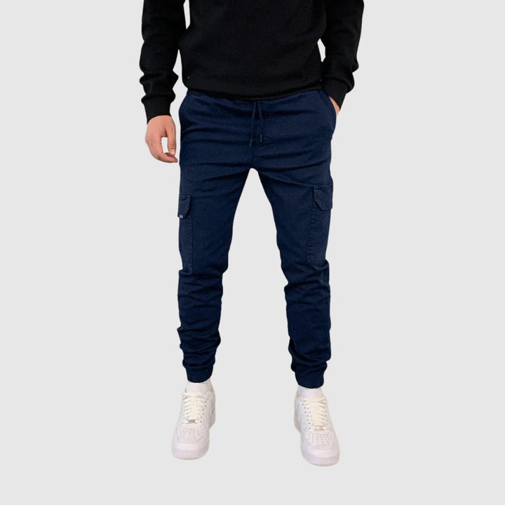 Adrian | Gergely – pantaloni cargo stilati și practici