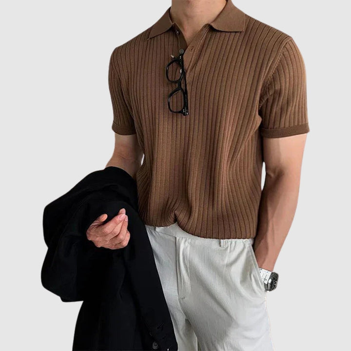 Gheorghe | Benedek – Tricou cu model de pește și nasture