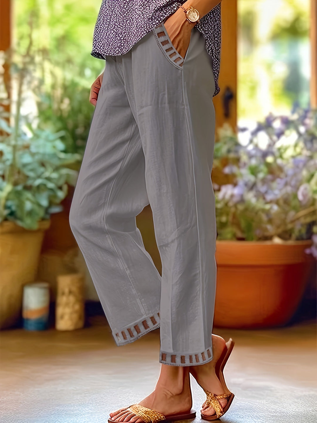 Wren – Pantaloni Cropped Relax cu Detalii în Contrast