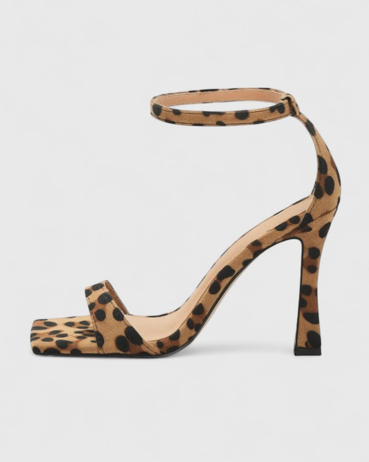 Ioana | Tocuri Stilate și